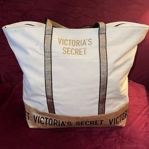 ✨Victoria’s Secret Tote Bag✨